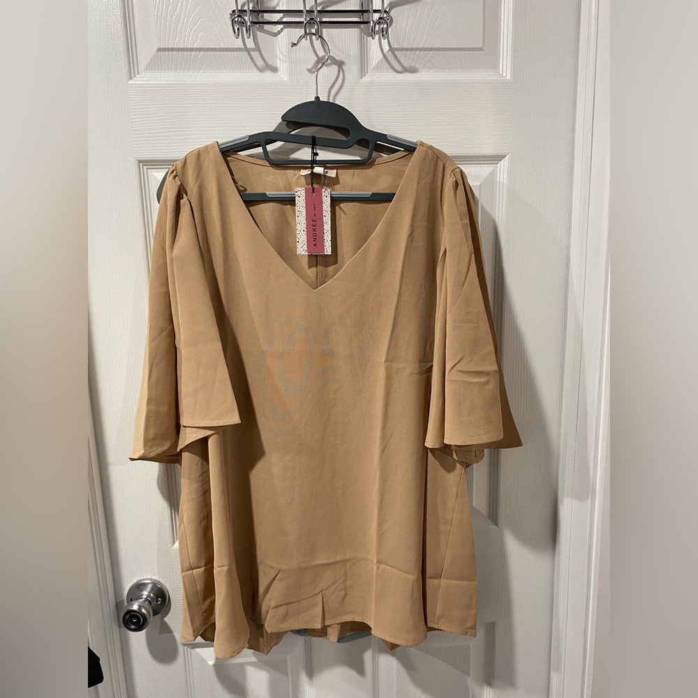 Andree by unit women’s blouse, size 2X, NWT polyester.